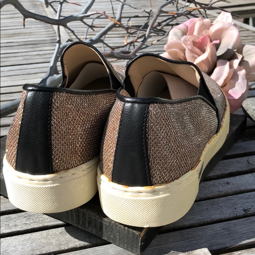 Shoes - Picture 3 of 7